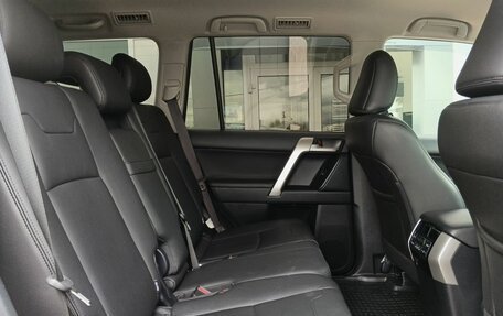 Toyota Land Cruiser Prado 150 рестайлинг 2, 2021 год, 6 399 000 рублей, 26 фотография