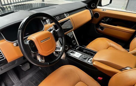 Land Rover Range Rover IV рестайлинг, 2018 год, 7 600 000 рублей, 10 фотография