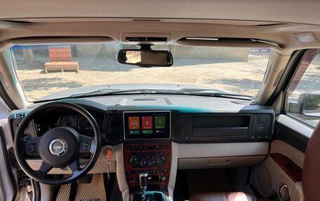 Jeep Commander, 2006 год, 1 359 000 рублей, 18 фотография