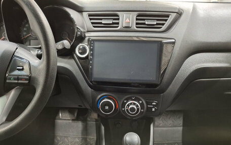 KIA Rio III рестайлинг, 2014 год, 990 000 рублей, 18 фотография