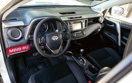 Toyota RAV4, 2015 год, 1 725 000 рублей, 13 фотография