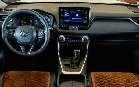 Toyota RAV4, 2019 год, 2 989 000 рублей, 5 фотография