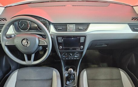 Skoda Rapid I, 2018 год, 1 245 000 рублей, 9 фотография