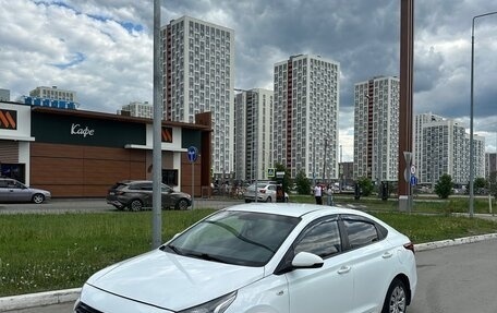 Hyundai Solaris II рестайлинг, 2017 год, 499 000 рублей, 1 фотография