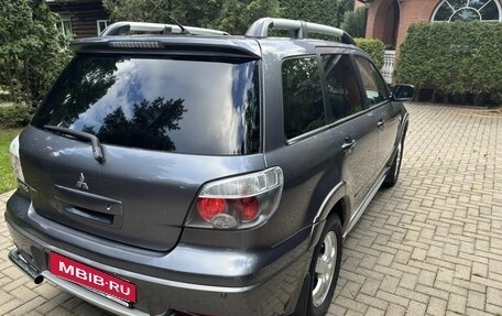 Mitsubishi Outlander III рестайлинг 3, 2005 год, 570 000 рублей, 8 фотография