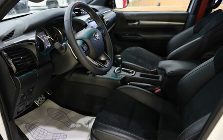 Toyota Hilux VIII, 2025 год, 8 450 000 рублей, 13 фотография