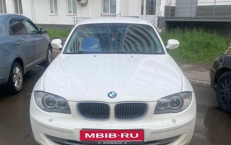 BMW 1 серия, 2011 год, 750 000 рублей, 1 фотография