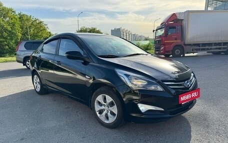 Hyundai Solaris II рестайлинг, 2015 год, 930 000 рублей, 4 фотография