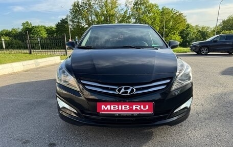 Hyundai Solaris II рестайлинг, 2015 год, 930 000 рублей, 3 фотография