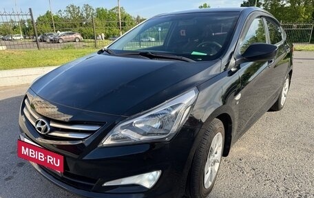 Hyundai Solaris II рестайлинг, 2015 год, 930 000 рублей, 2 фотография