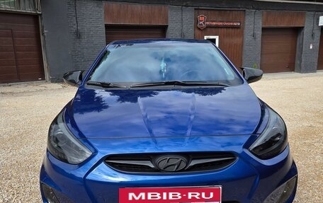 Hyundai Solaris II рестайлинг, 2013 год, 1 050 000 рублей, 3 фотография