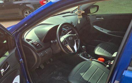 Hyundai Solaris II рестайлинг, 2013 год, 1 050 000 рублей, 15 фотография