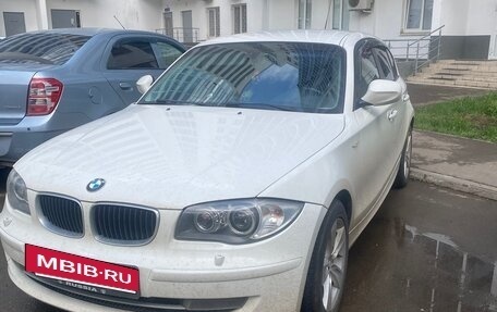 BMW 1 серия, 2011 год, 750 000 рублей, 3 фотография