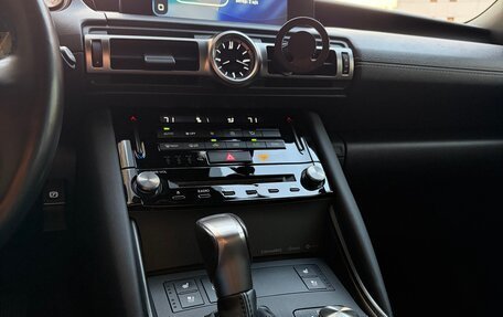 Lexus IS III, 2020 год, 4 950 000 рублей, 25 фотография