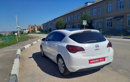 Opel Astra J, 2012 год, 710 000 рублей, 3 фотография