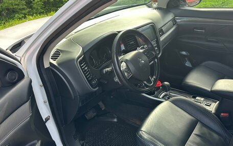 Mitsubishi Outlander III рестайлинг 3, 2019 год, 2 650 000 рублей, 4 фотография