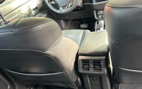 Mitsubishi Outlander III рестайлинг 3, 2019 год, 2 650 000 рублей, 6 фотография