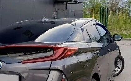 Toyota Prius IV XW50, 2018 год, 1 999 999 рублей, 3 фотография