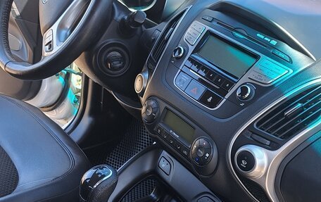 Hyundai ix35 I рестайлинг, 2012 год, 950 000 рублей, 16 фотография