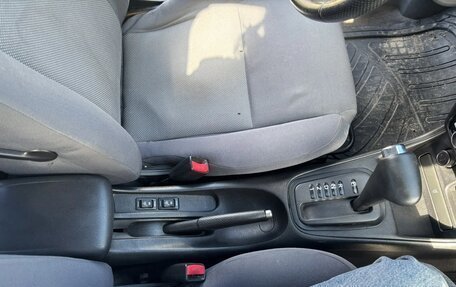 Nissan Almera, 2004 год, 300 000 рублей, 23 фотография
