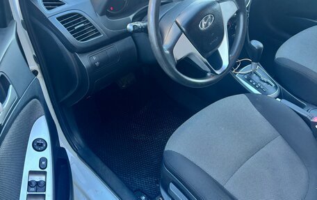 Hyundai Solaris II рестайлинг, 2011 год, 710 000 рублей, 7 фотография
