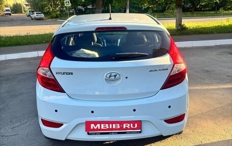 Hyundai Solaris II рестайлинг, 2011 год, 710 000 рублей, 3 фотография