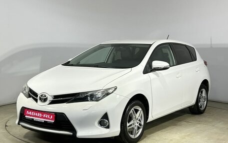 Toyota Auris II, 2013 год, 1 050 000 рублей, 1 фотография