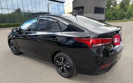 Hyundai Solaris II рестайлинг, 2019 год, 1 350 000 рублей, 1 фотография