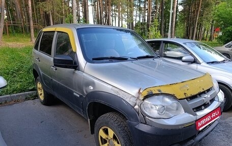 Chevrolet Niva I рестайлинг, 2012 год, 438 000 рублей, 3 фотография