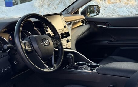 Toyota Camry, 2021 год, 3 550 000 рублей, 6 фотография