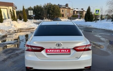 Toyota Camry, 2021 год, 3 550 000 рублей, 4 фотография