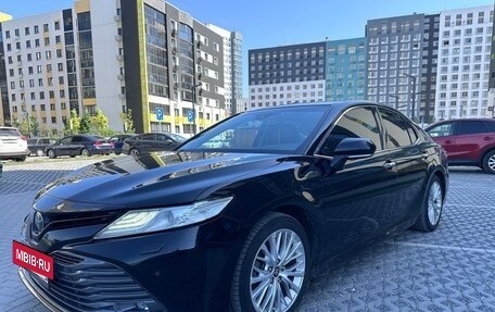 Toyota Camry, 2020 год, 1 995 000 рублей, 2 фотография