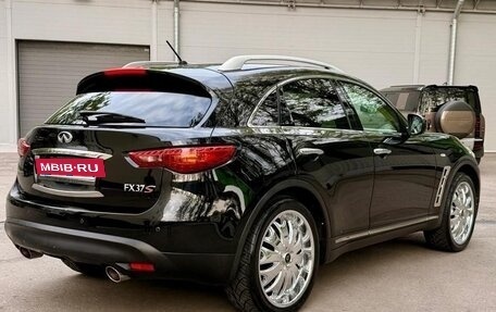 Infiniti FX II, 2011 год, 1 700 000 рублей, 18 фотография