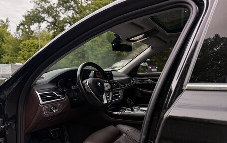BMW 7 серия, 2019 год, 5 900 000 рублей, 13 фотография