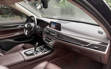 BMW 7 серия, 2019 год, 5 900 000 рублей, 19 фотография