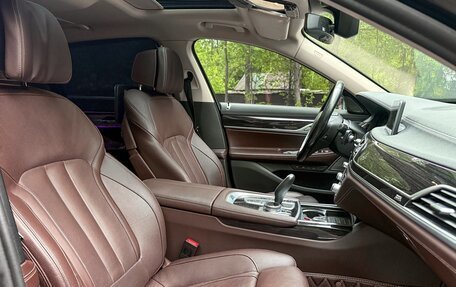 BMW 7 серия, 2019 год, 5 900 000 рублей, 20 фотография