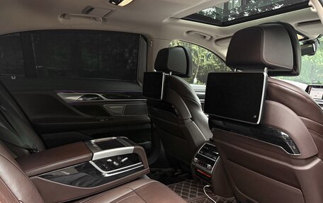 BMW 7 серия, 2019 год, 5 900 000 рублей, 22 фотография