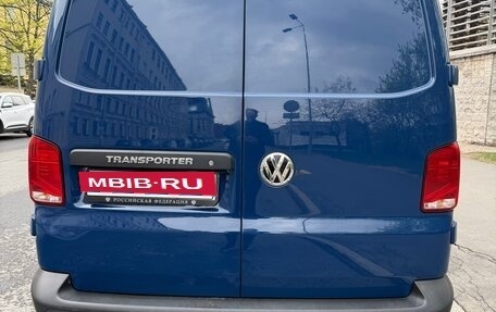 Volkswagen Transporter T6 рестайлинг, 2021 год, 3 790 000 рублей, 6 фотография