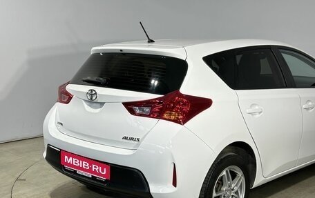 Toyota Auris II, 2013 год, 1 050 000 рублей, 3 фотография