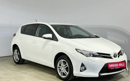 Toyota Auris II, 2013 год, 1 050 000 рублей, 4 фотография
