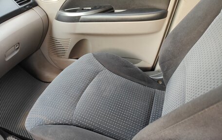 Mitsubishi Grandis, 2005 год, 750 000 рублей, 9 фотография