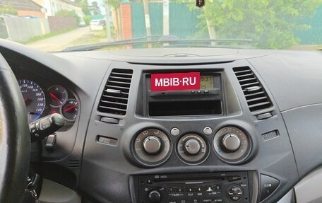 Mitsubishi Grandis, 2005 год, 750 000 рублей, 11 фотография