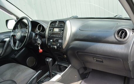 Toyota RAV4, 2004 год, 589 888 рублей, 20 фотография