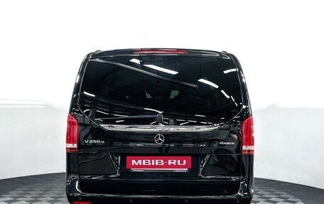 Mercedes-Benz V-Класс, 2019 год, 4 497 000 рублей, 7 фотография