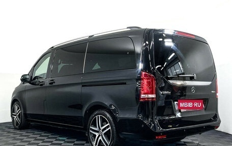 Mercedes-Benz V-Класс, 2019 год, 4 497 000 рублей, 8 фотография