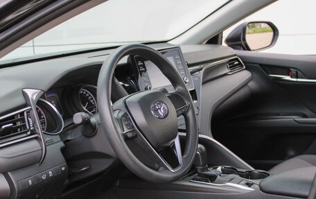 Toyota Camry, 2021 год, 2 970 000 рублей, 6 фотография