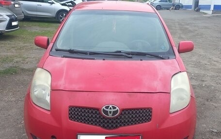 Toyota Yaris III рестайлинг, 2007 год, 400 000 рублей, 1 фотография