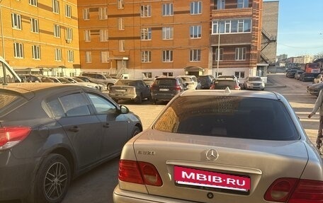 Mercedes-Benz E-Класс, 1995 год, 690 000 рублей, 3 фотография