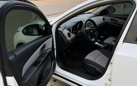 Chevrolet Cruze II, 2013 год, 700 000 рублей, 10 фотография