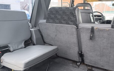 Land Rover Discovery III, 1996 год, 400 000 рублей, 13 фотография